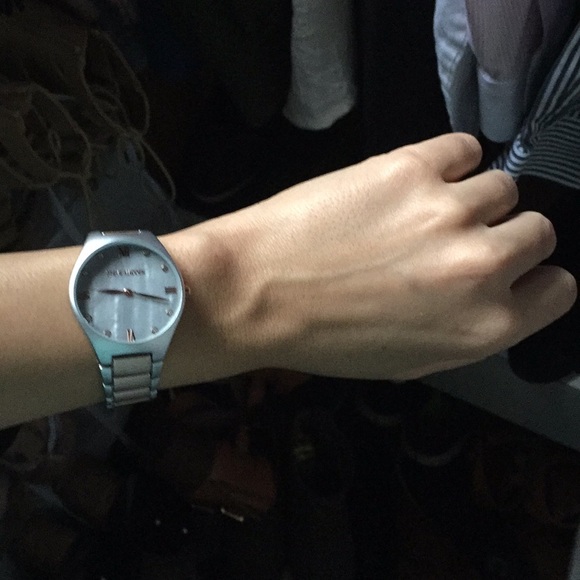 Steve Madden women’s watch-stainless steel - Picture 6 of 6